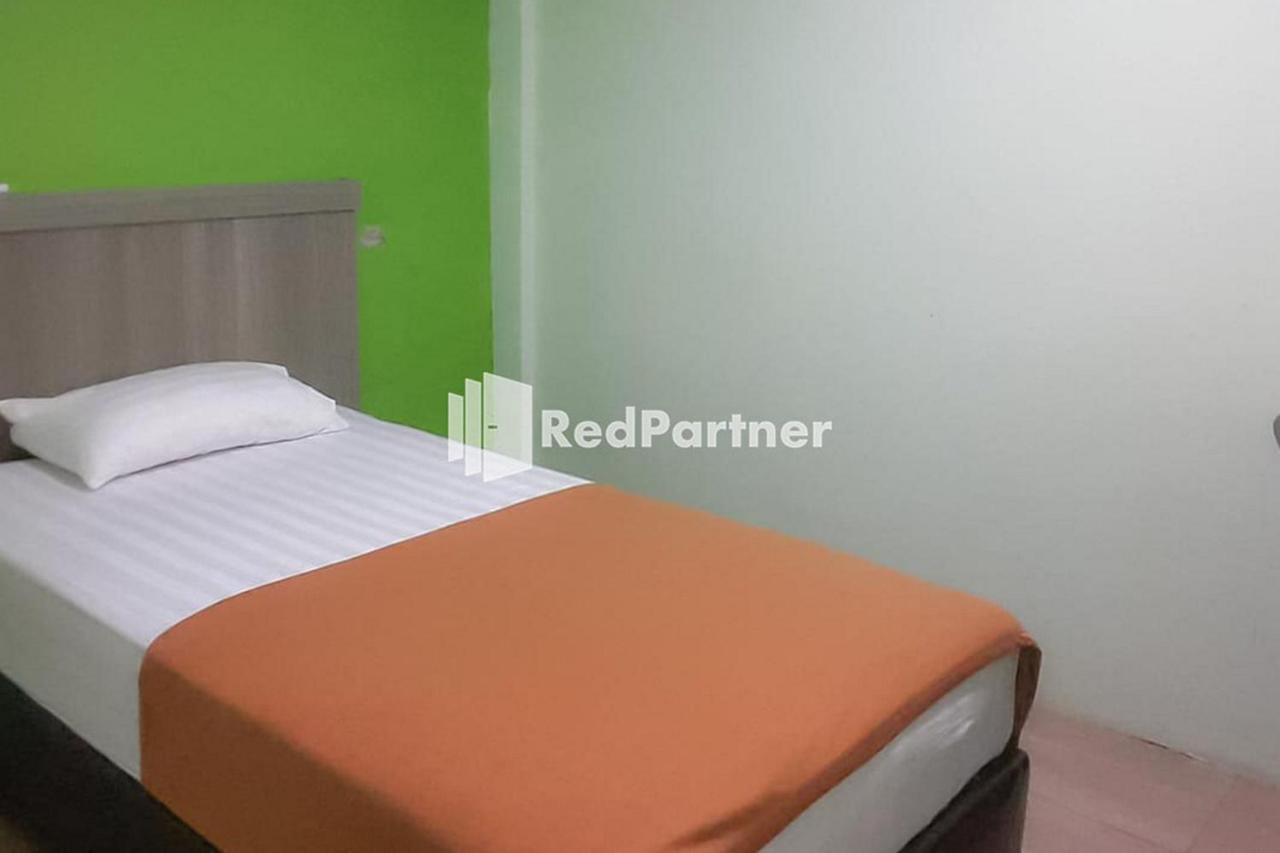 Guest House Anak Raja Pangkalan Bun Syariah Mitra Reddoorz Exterior foto